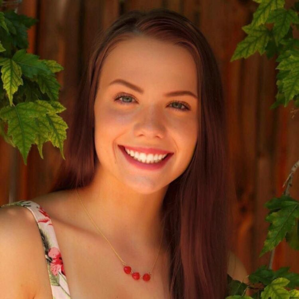 Meet your Posher, Danielle